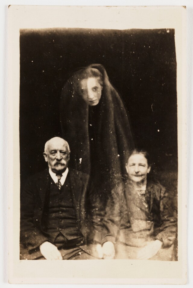 Ghosts in photographs 6