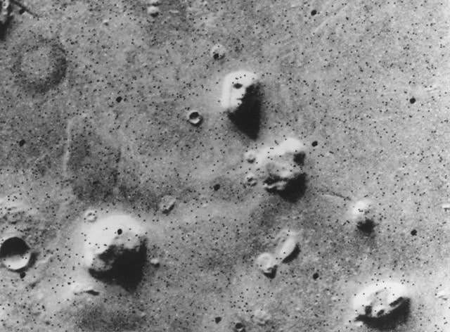 MYSTERIOUS BEINGS ON MARS