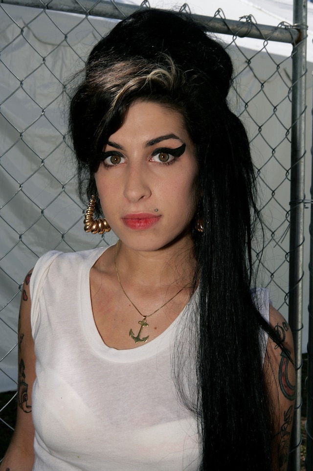 A cultural history of eyeliner 0