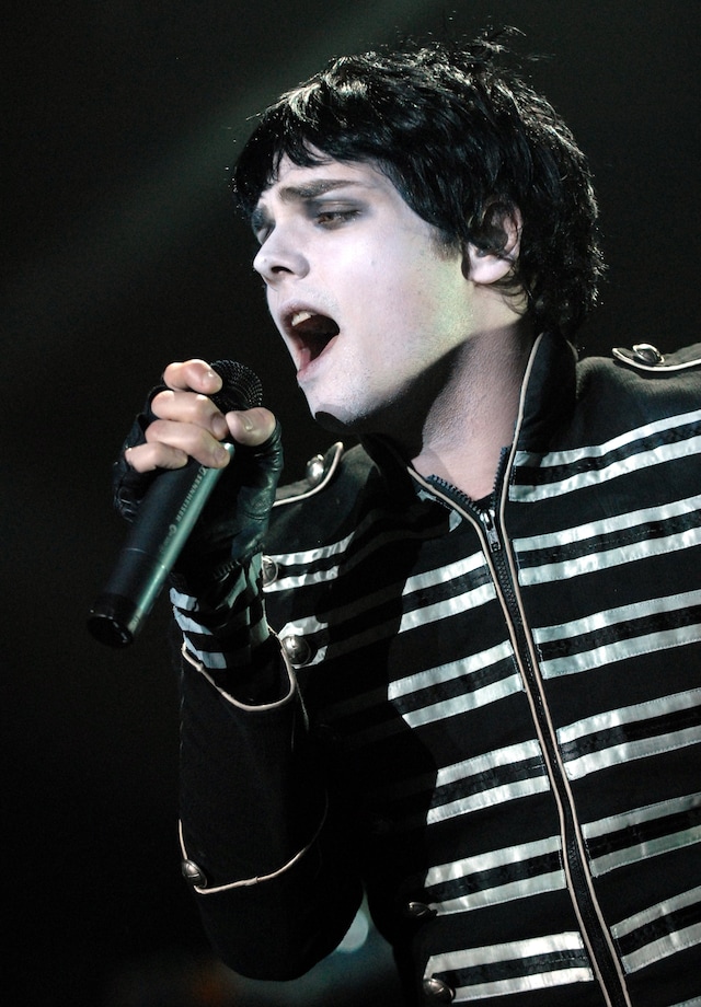 A cultural history of eyeliner 9