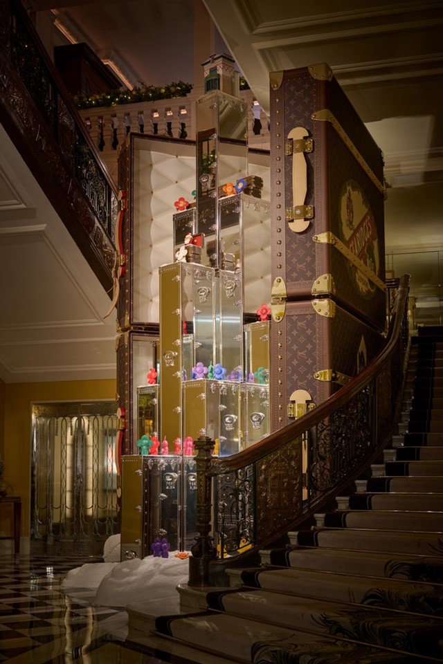 LOUIS VUITTON GETS FESTIVE WITH CLARIDGES