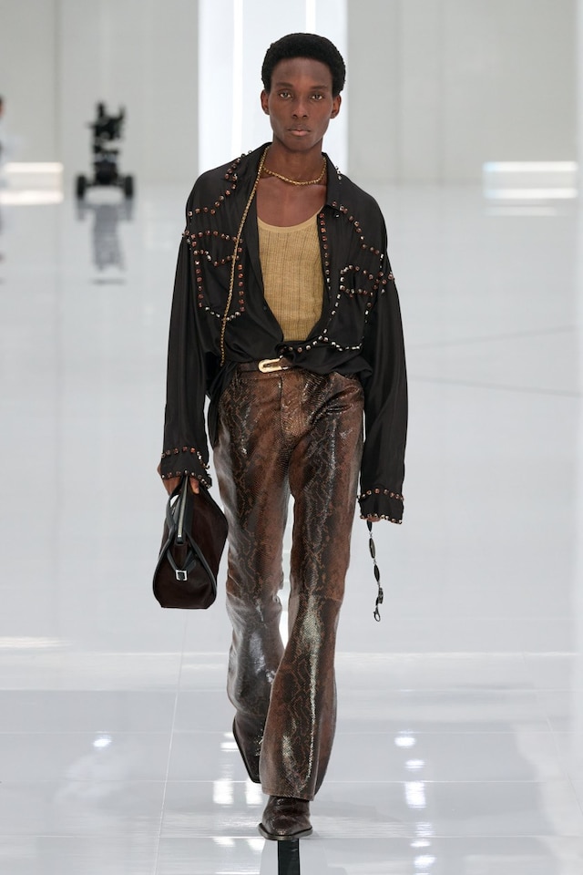 Look 9n 17