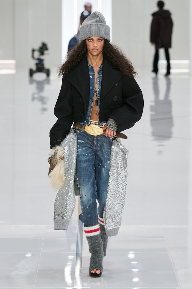 Look 16d 30
