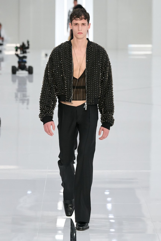 Look 20n 39