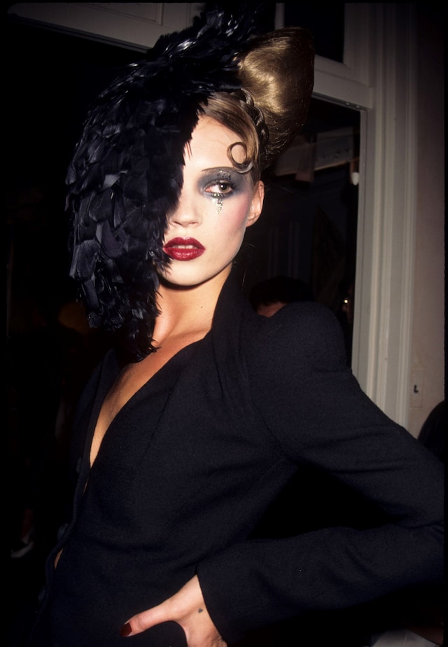 Kate Moss beauty looks 24