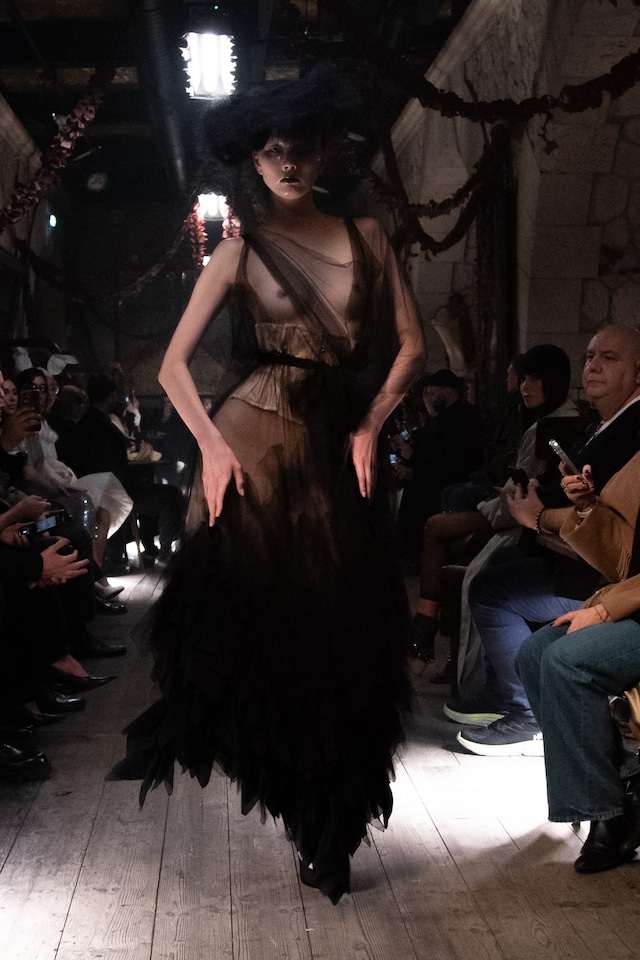 Beauty at Maison Margiela SS24 Couture 17