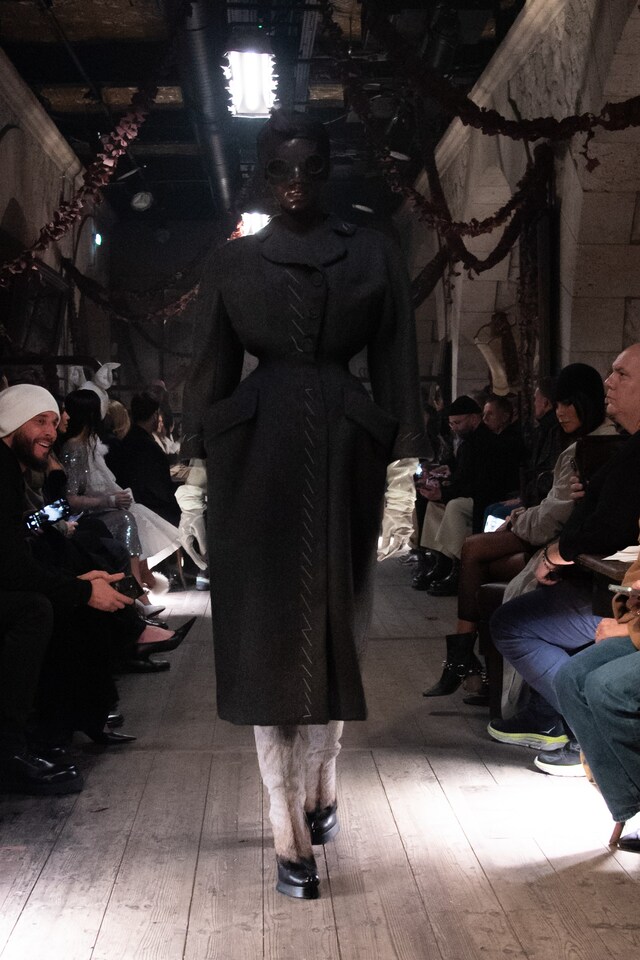 Beauty at Maison Margiela SS24 Couture 26