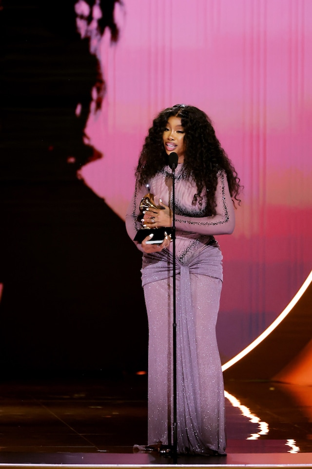 SZA in Do Long 0