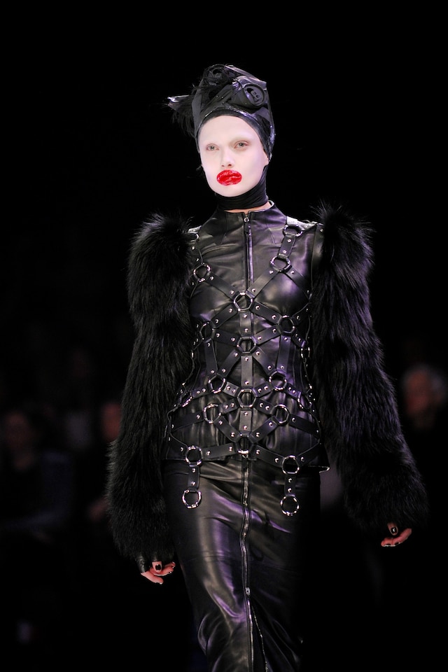 Beauty at Alexander McQueen AW09 12