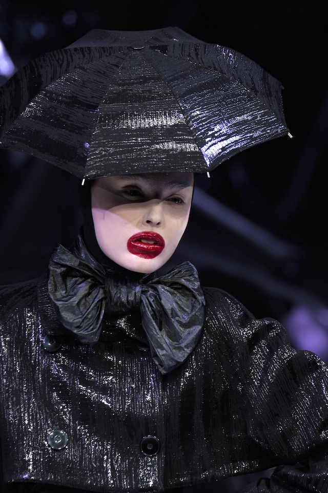 Beauty at Alexander McQueen AW09 16