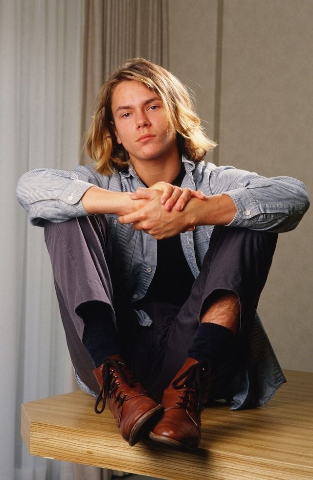 River Phoenix fashion style outfits grunge 90s 1