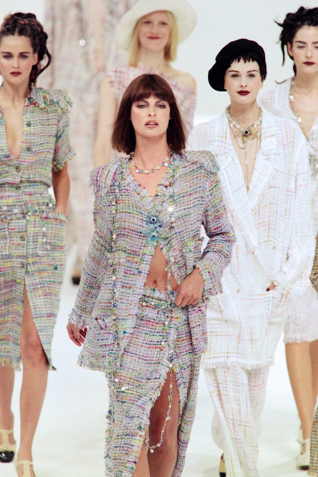 Linda Evangelista greatest runway looks 49