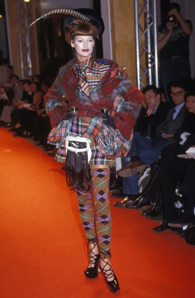 Linda Evangelista greatest runway looks 20