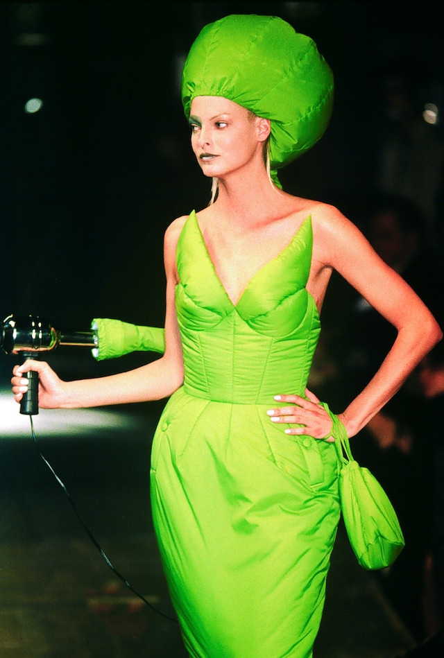 Linda Evangelista greatest runway looks 34