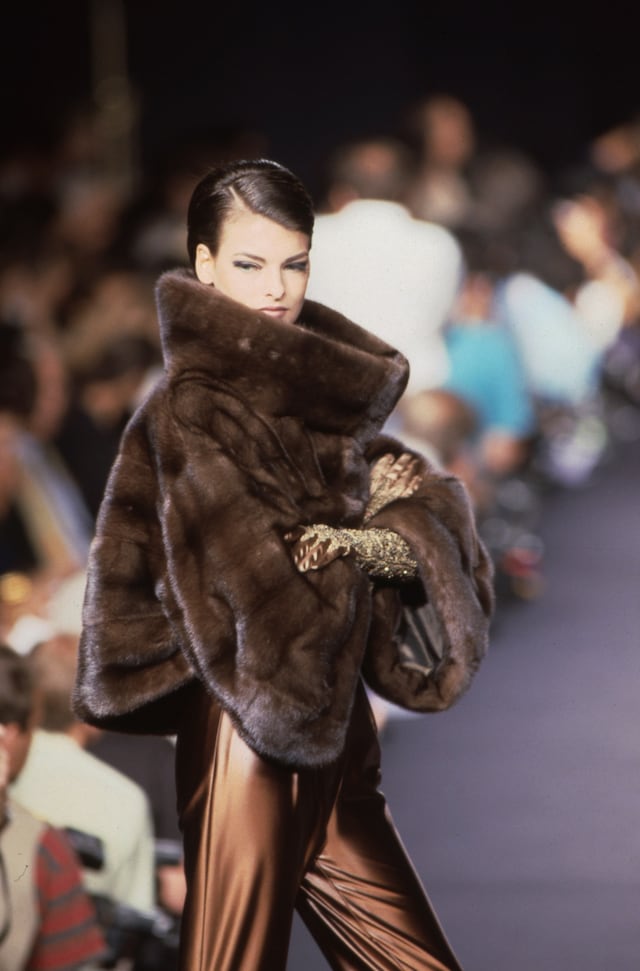 Linda Evangelista greatest runway looks 3