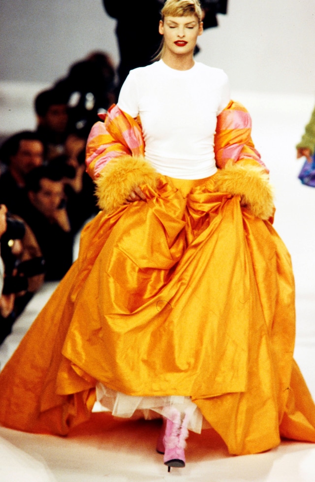 Linda Evangelista greatest runway looks 24