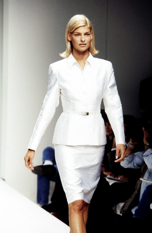 Linda Evangelista greatest runway looks 27