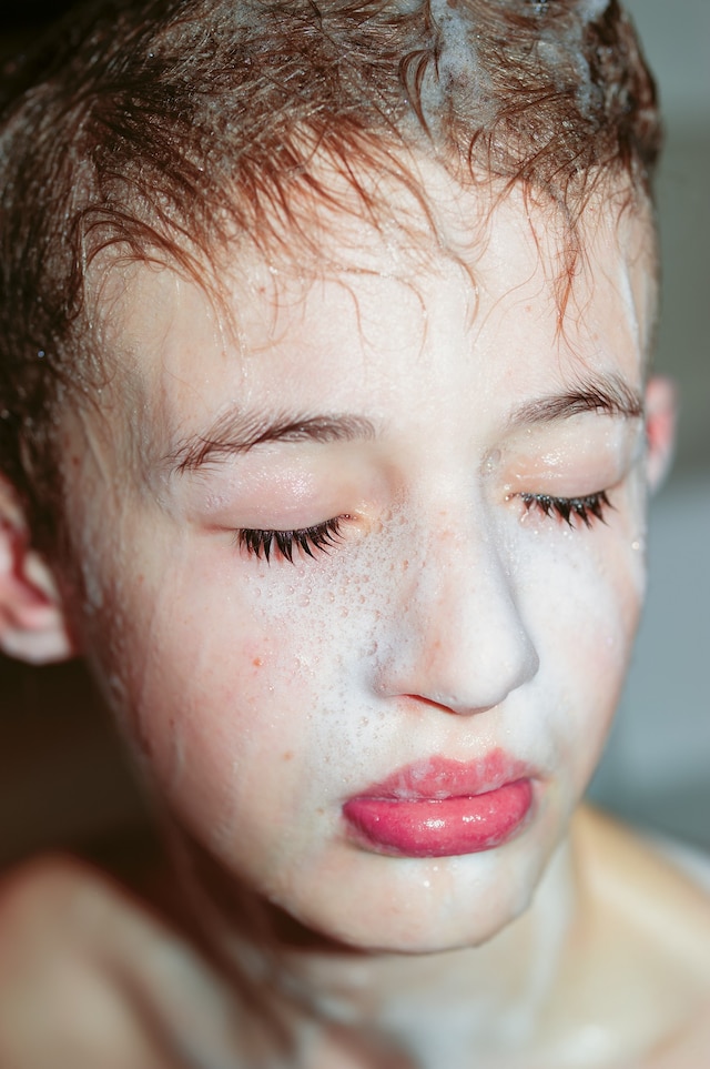 Julian Slagman, Looking at My Brother (2024) 3