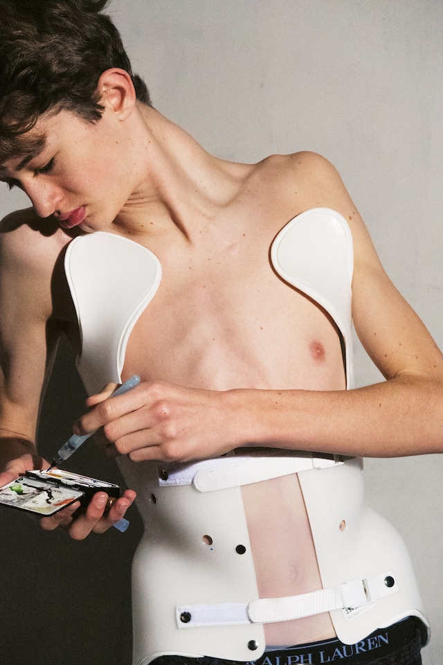 Julian Slagman, Looking at My Brother (2024) 0