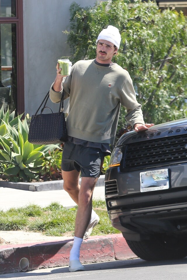 JACOB ELORDI WEARS BOTTEGA VENETA 2