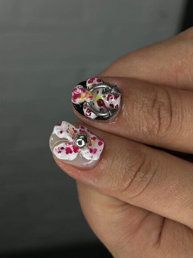 Fake piercings nails 2