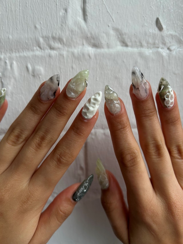 Fake piercings nails 5