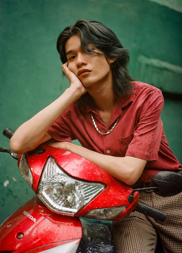 Tracy Dong, Tell Me About Saigon (2024) 1