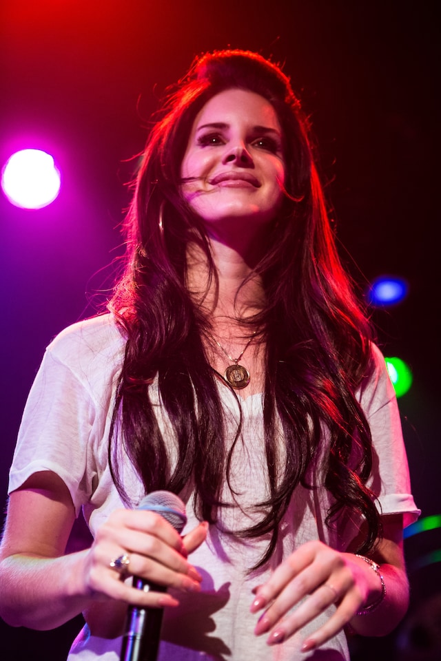 Lana del Rey’s beauty evolution 9