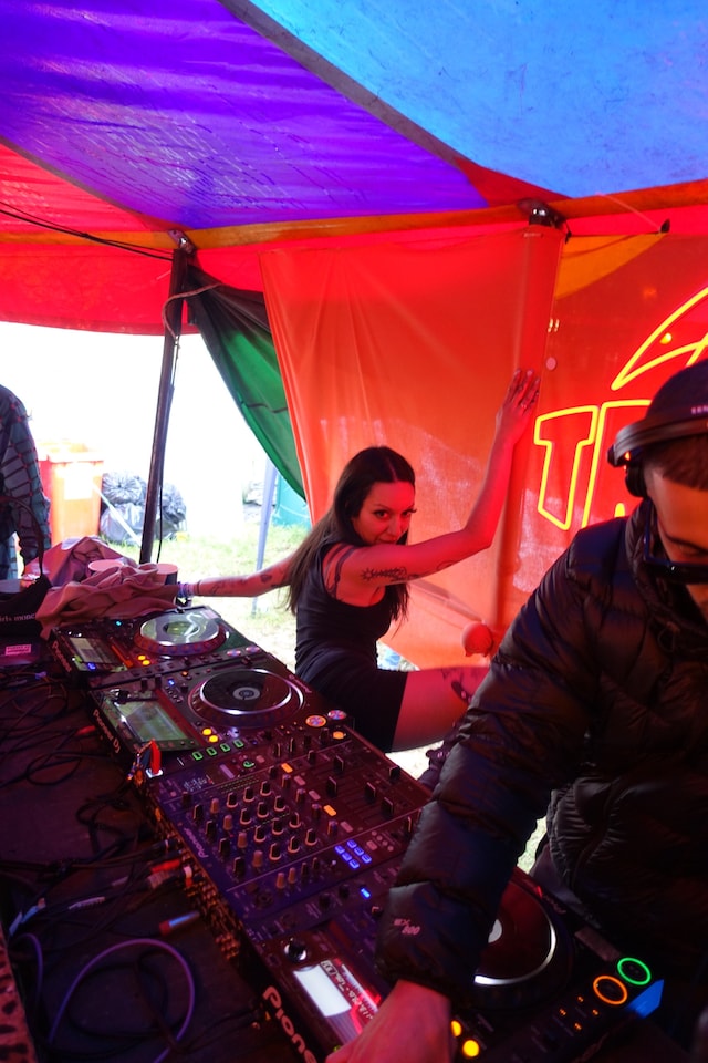 Beauty Looks at Glastonbury 2024 10