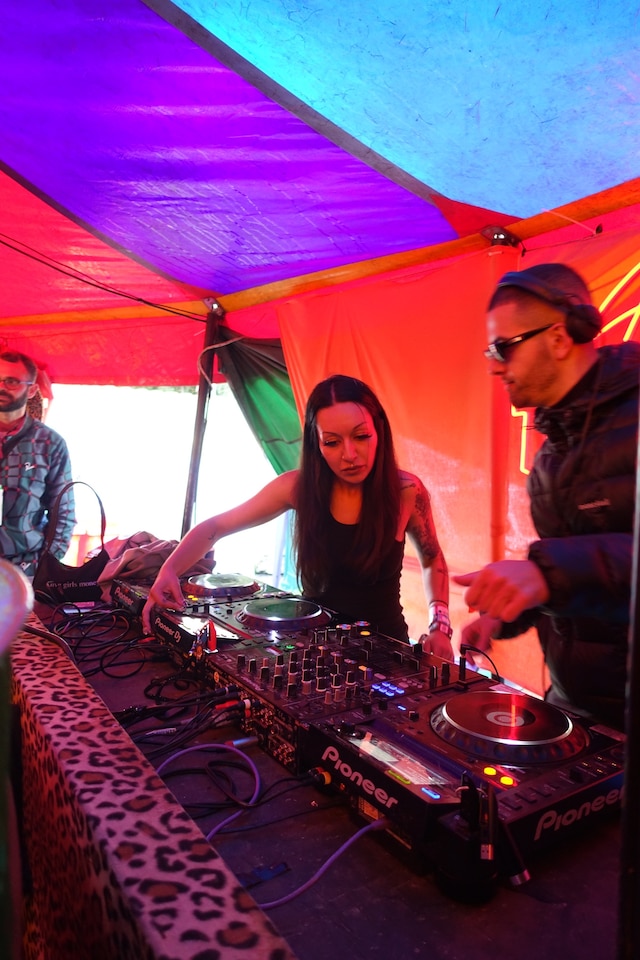 Beauty Looks at Glastonbury 2024 19