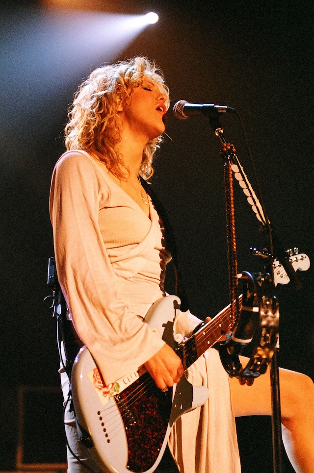 Courtney Love late 90s looks 22