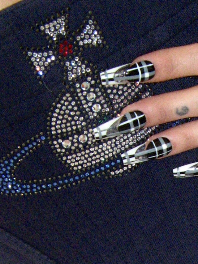Gabbriette BTS Vivienne Westwood shoot 3