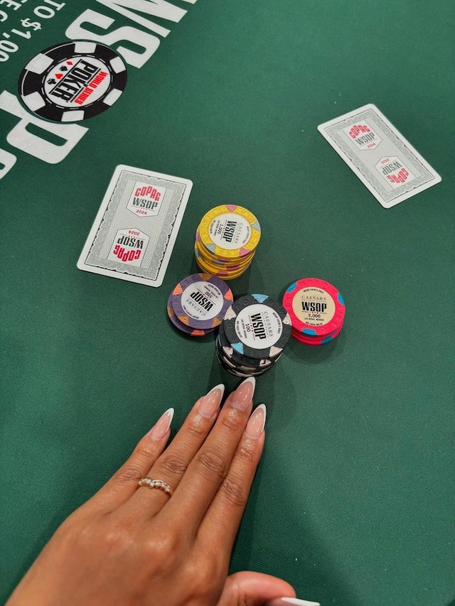 World Series Poker manicures nail art 1