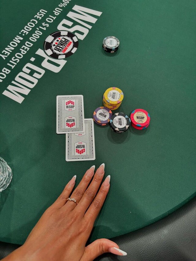 World Series Poker manicures nail art 18