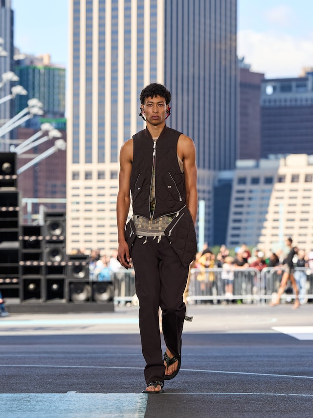 OFF-WHITE SS25 LOOK 1 Ib Kamara 16
