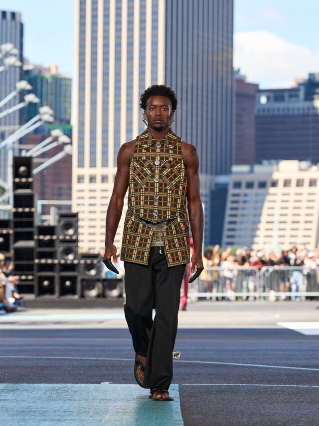 OFF-WHITE SS25 LOOK 1 Ib Kamara 22