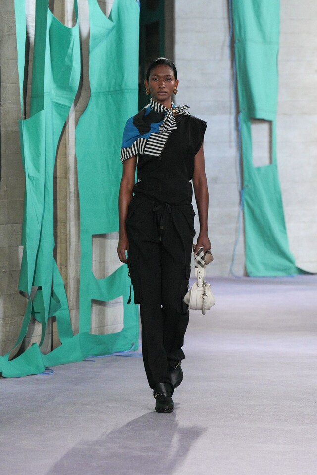 Burberry Summer 2025 Show - Runway Fronts 2_3(16) 15