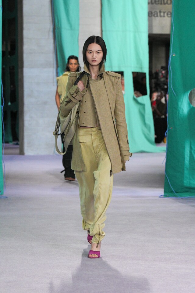 Burberry Summer 2025 Show - Runway Fronts 2_3(36) 35