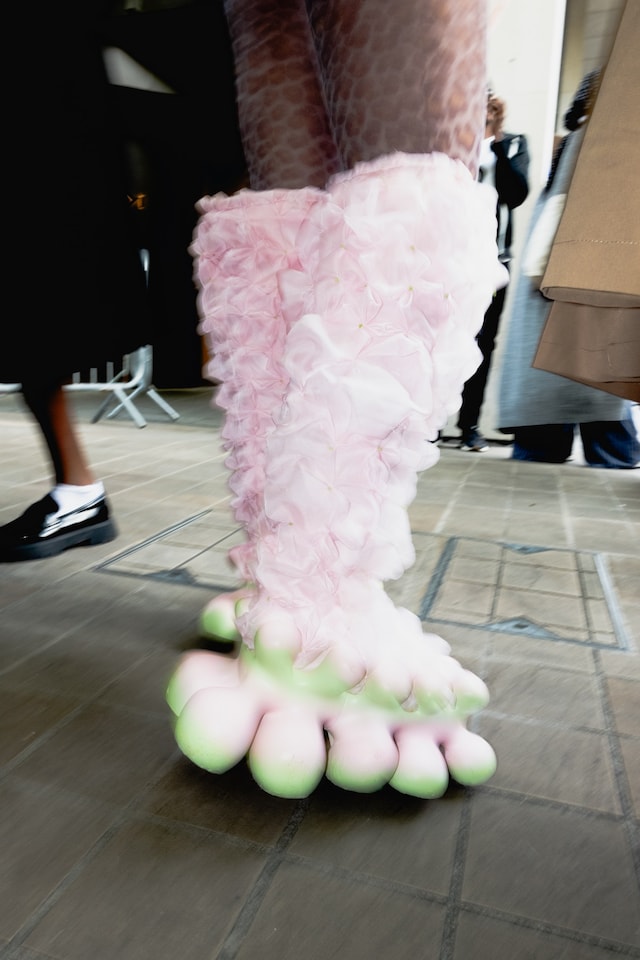 London street style SS25 18