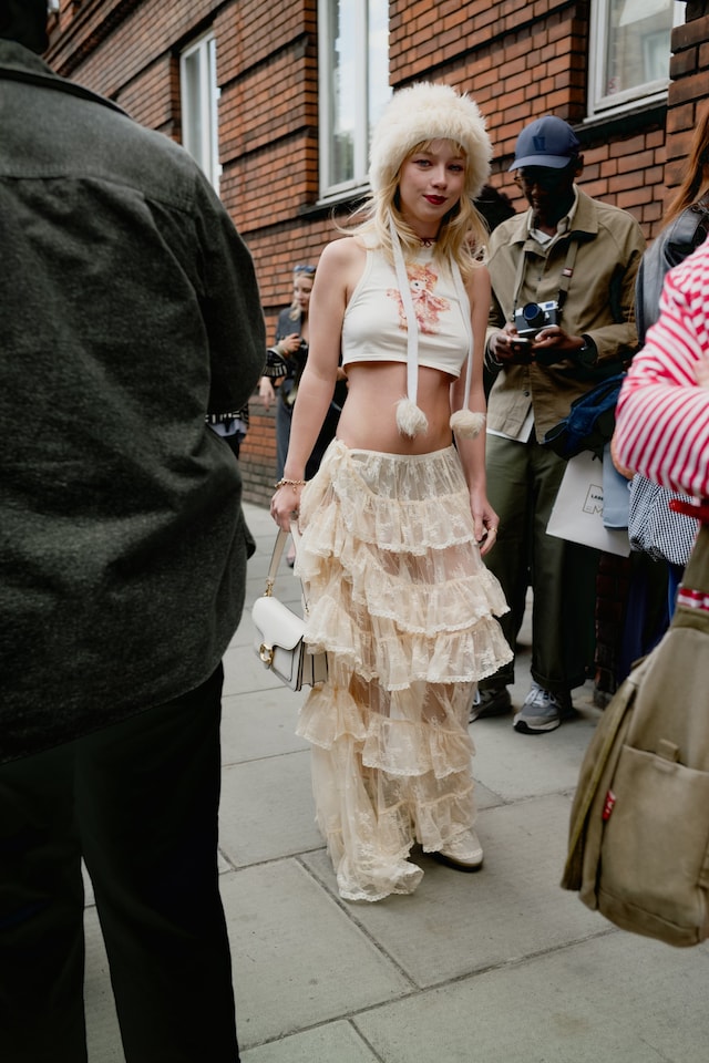 London street style SS25 23