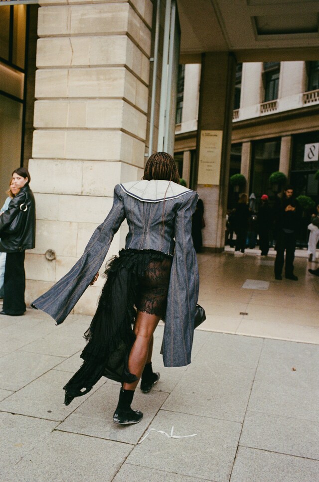 Paris street style SS25 38