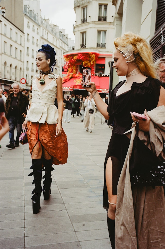 Charming Paris street style SS25 Yu Fujiwara 4