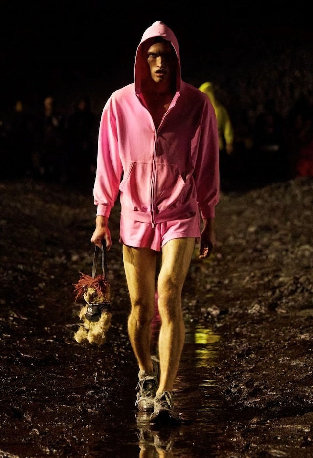 The Aestheticisation of Pain Within Beauty 15