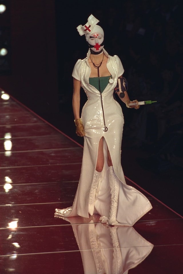 Christian Dior Haute Couture A/W 2001 12