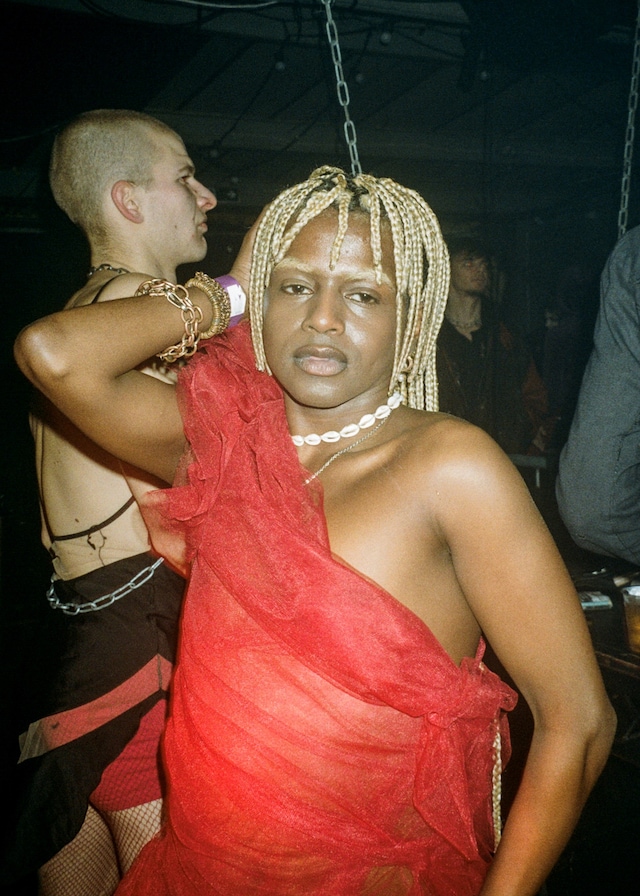 Inferno Beauty Looks 15