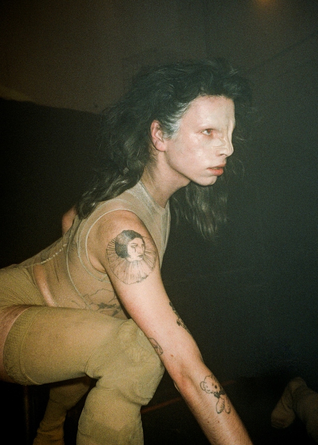 Inferno Beauty Looks 28