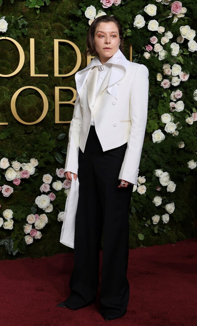 Golden Globes 2025 Emma D’Arcy 15