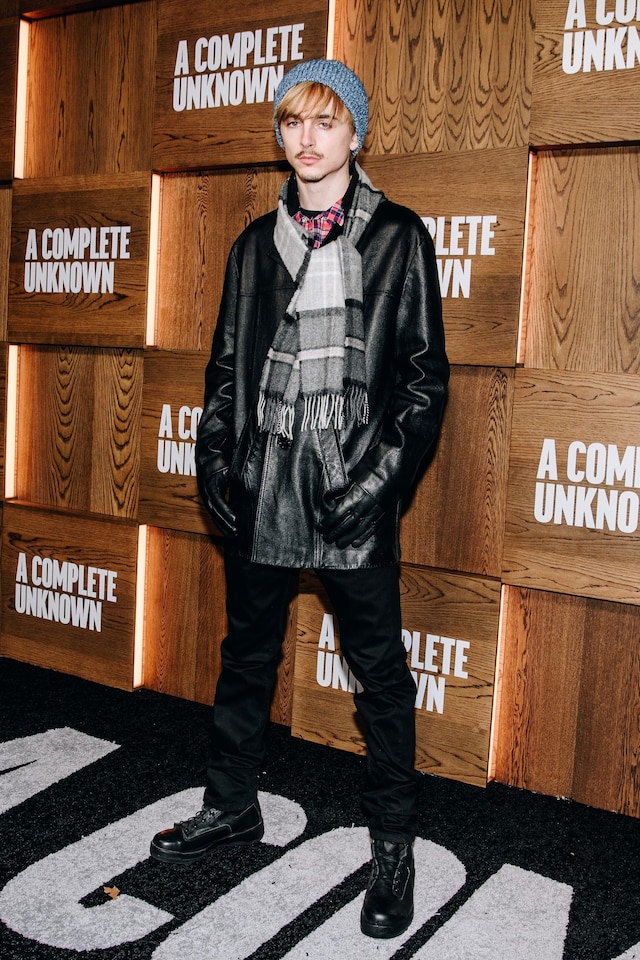Timoth&#233;e Chalamet A Complete Unknown press tour looks 0