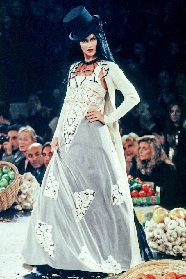 Kate Moss catwalk moments 22