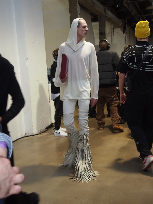 Rick Owens AW25 men’s backstage 18